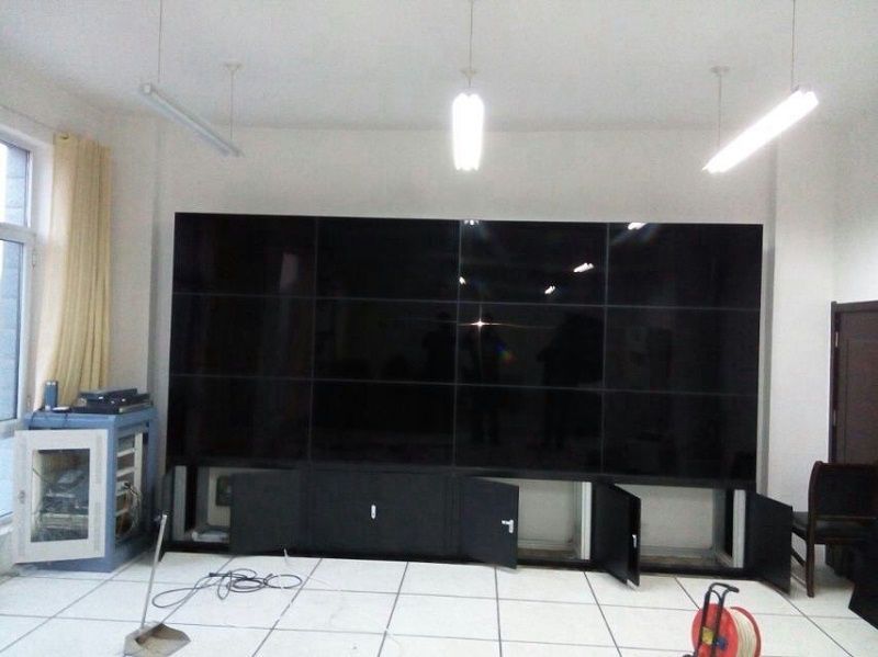 甘肅天祝縣食品藥品監督管理局46寸3X4現場安裝 甘肅天祝縣食品藥品監督管理局46寸3X4現場安裝